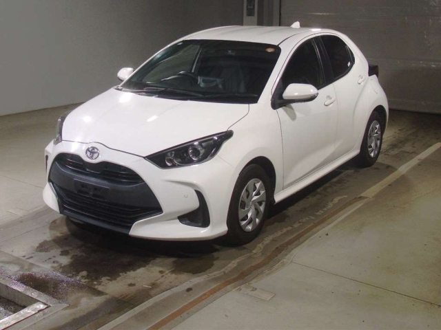 TOYOTA YARIS — фото