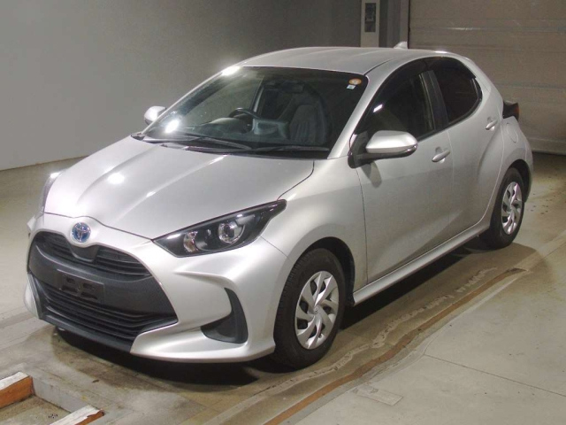 TOYOTA YARIS — фото