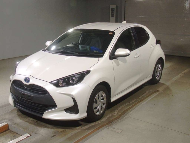 TOYOTA YARIS — фото