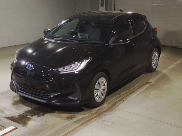 TOYOTA YARIS — фото