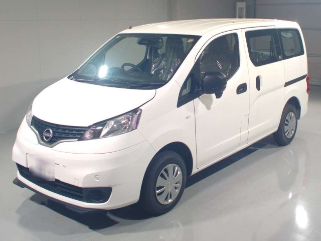 NISSAN NV200 — фото