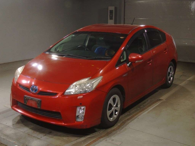 TOYOTA PRIUS — фото