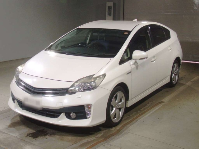 TOYOTA PRIUS — фото