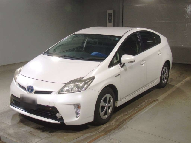 TOYOTA PRIUS — фото