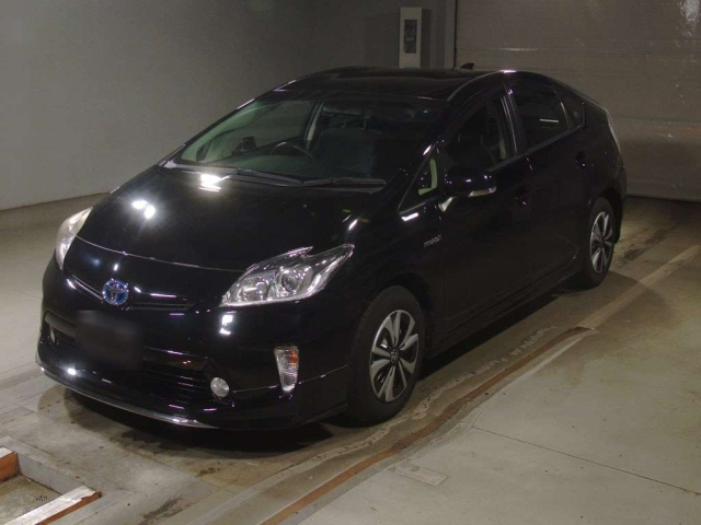 TOYOTA PRIUS — фото