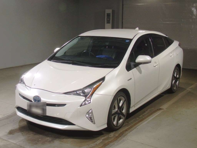 TOYOTA PRIUS — фото