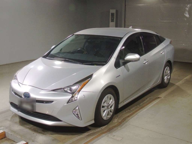 TOYOTA PRIUS — фото
