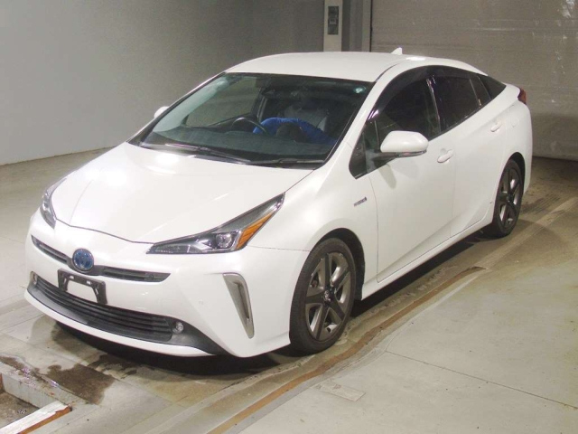 TOYOTA PRIUS — фото