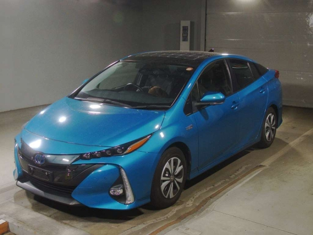 TOYOTA PRIUS — фото
