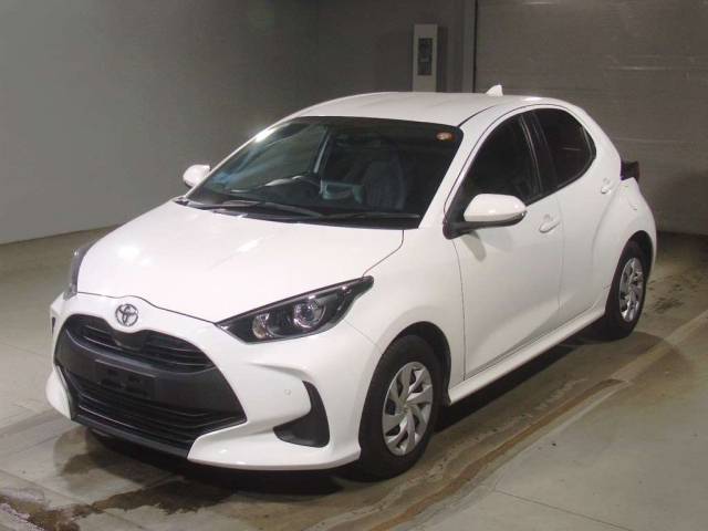 TOYOTA YARIS — фото
