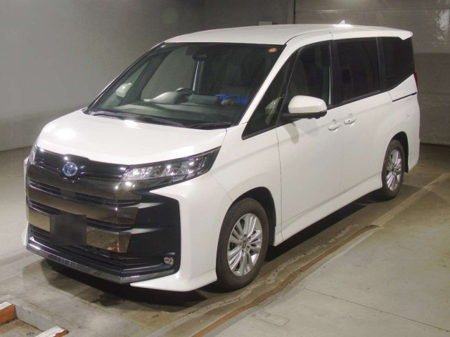 TOYOTA NOAH — фото