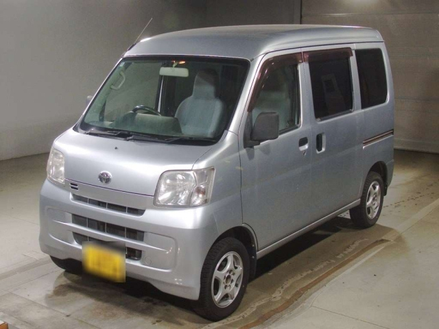 TOYOTA PIXIS — фото