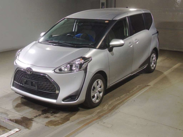 TOYOTA SIENTA — фото