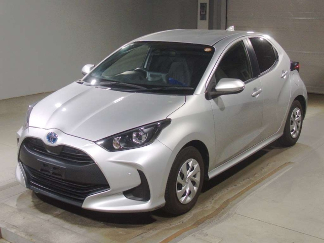TOYOTA YARIS — фото
