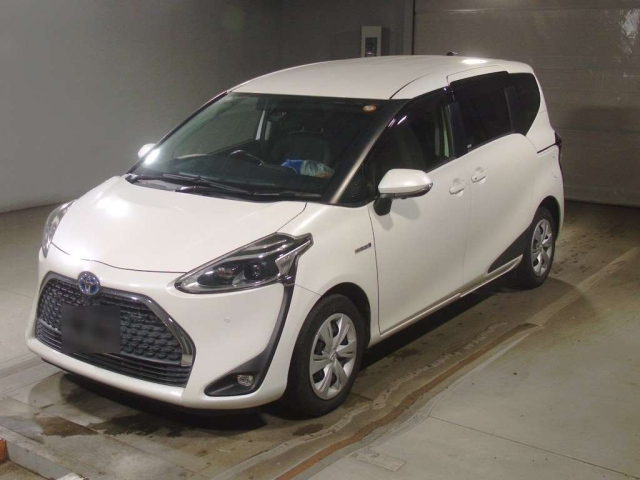 TOYOTA SIENTA — фото