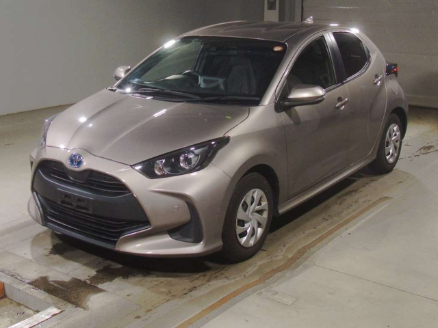TOYOTA YARIS — фото