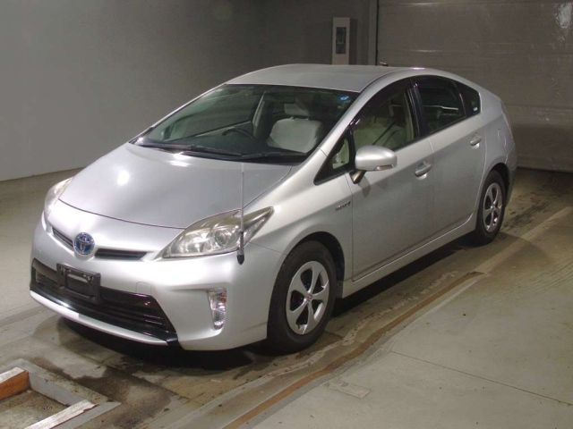 TOYOTA PRIUS — фото