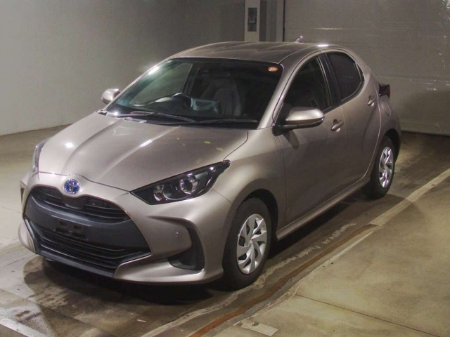 TOYOTA YARIS — фото