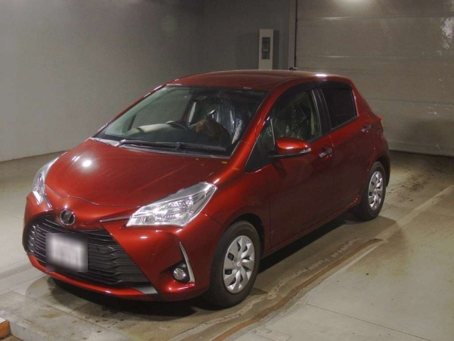 TOYOTA VITZ — фото