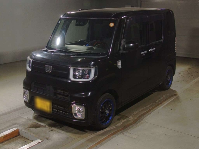 DAIHATSU WAKE — фото