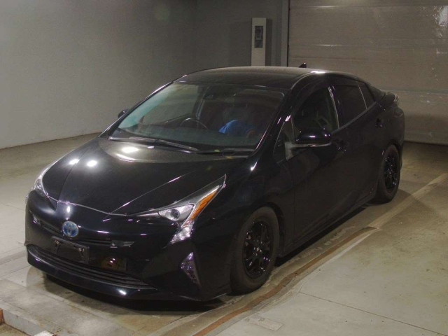 TOYOTA PRIUS — фото