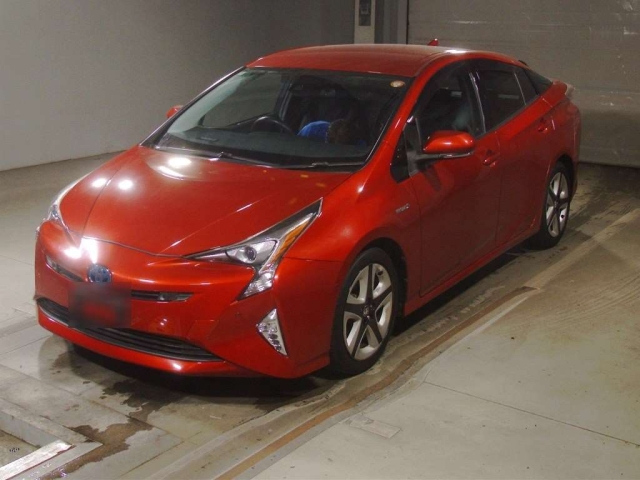 TOYOTA PRIUS — фото