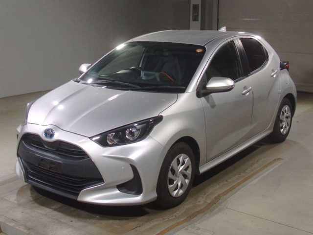 TOYOTA YARIS — фото
