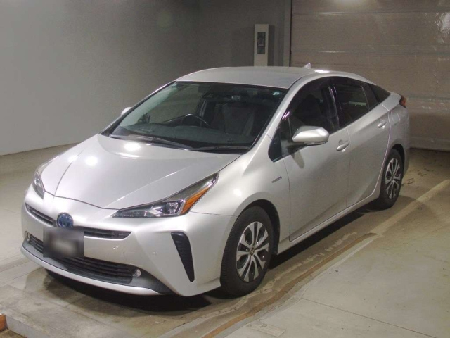 TOYOTA PRIUS — фото