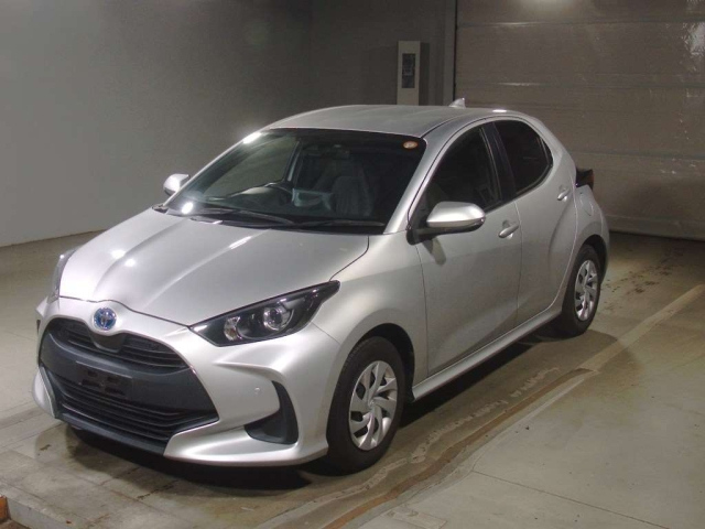 TOYOTA YARIS — фото