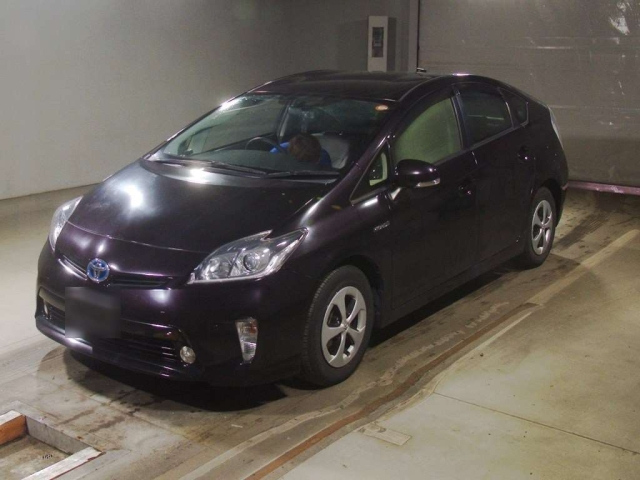 TOYOTA PRIUS — фото
