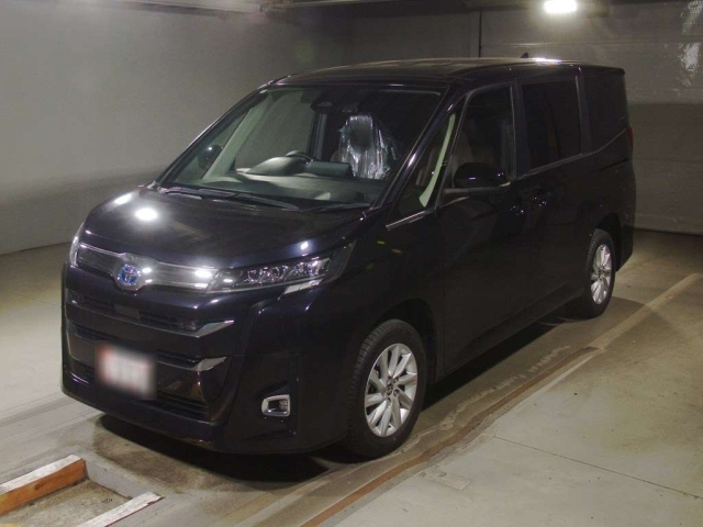 TOYOTA NOAH — фото
