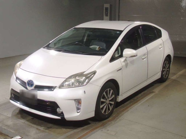 TOYOTA PRIUS — фото