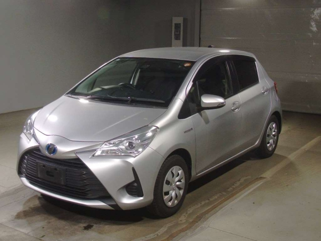 TOYOTA VITZ — фото