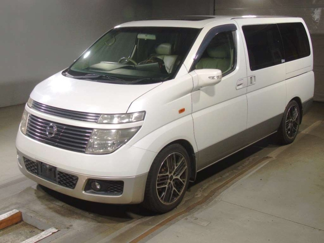 NISSAN ELGRAND — фото