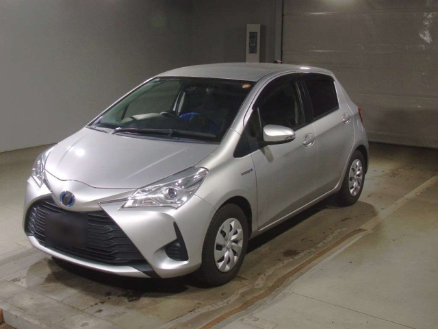 TOYOTA VITZ — фото