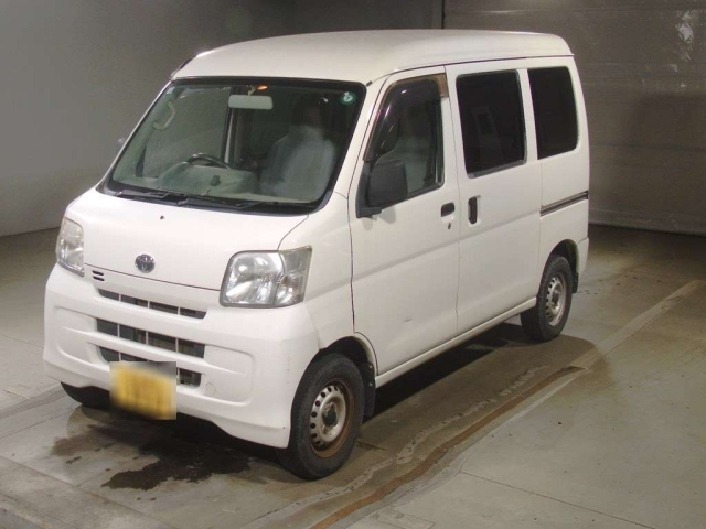 TOYOTA PIXIS VAN