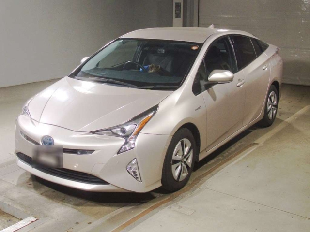 TOYOTA PRIUS — фото