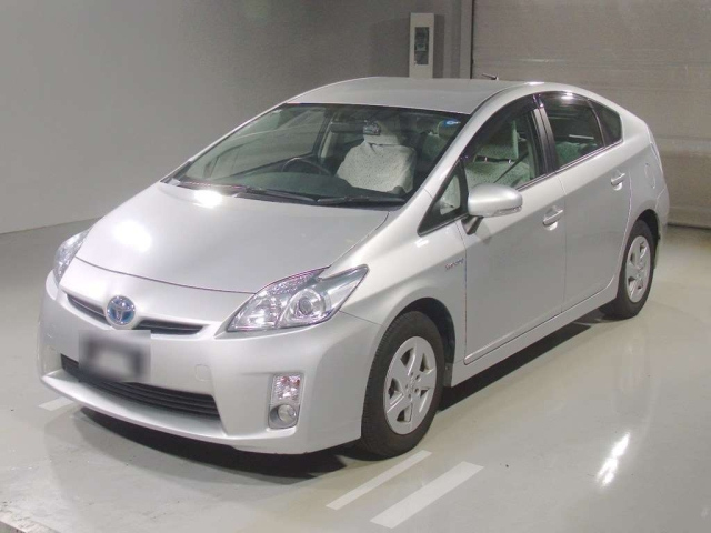 TOYOTA PRIUS — фото