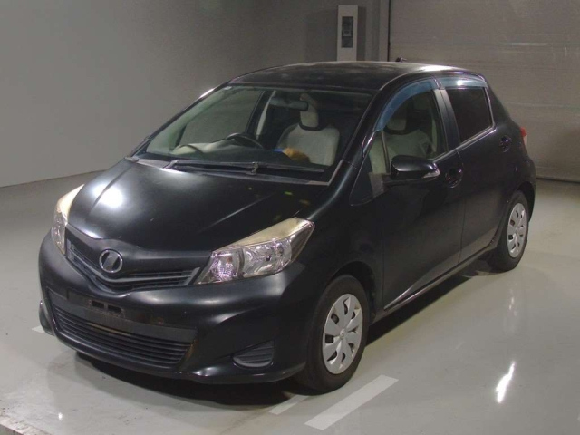 TOYOTA VITZ — фото