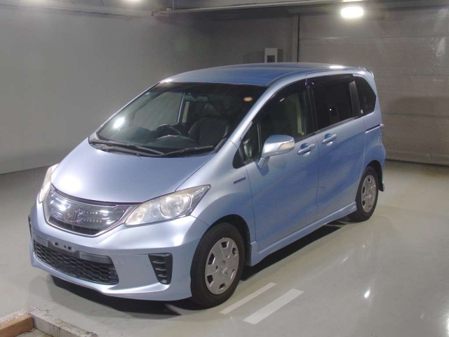 HONDA FREED — фото