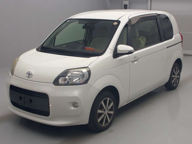 TOYOTA PORTE — фото