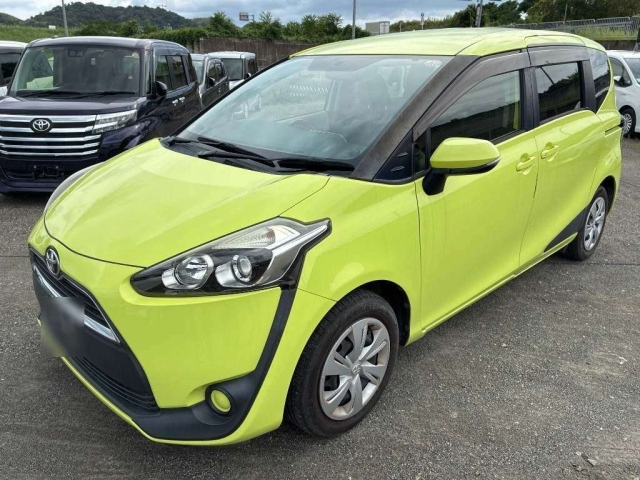 TOYOTA SIENTA — фото