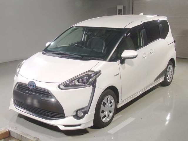TOYOTA SIENTA — фото