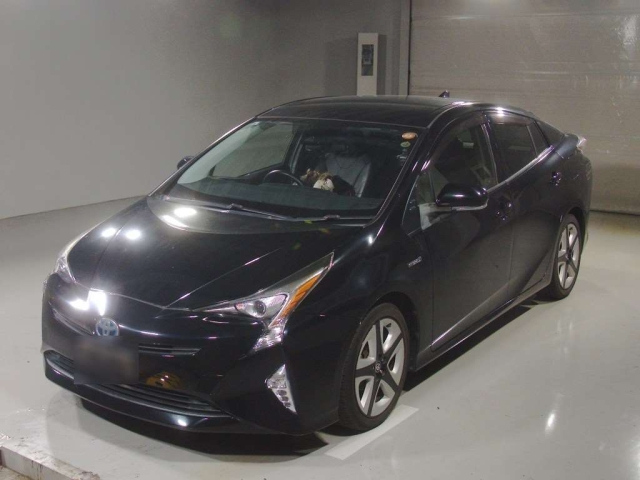 TOYOTA PRIUS — фото