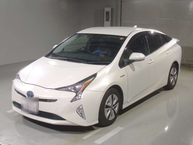 TOYOTA PRIUS — фото
