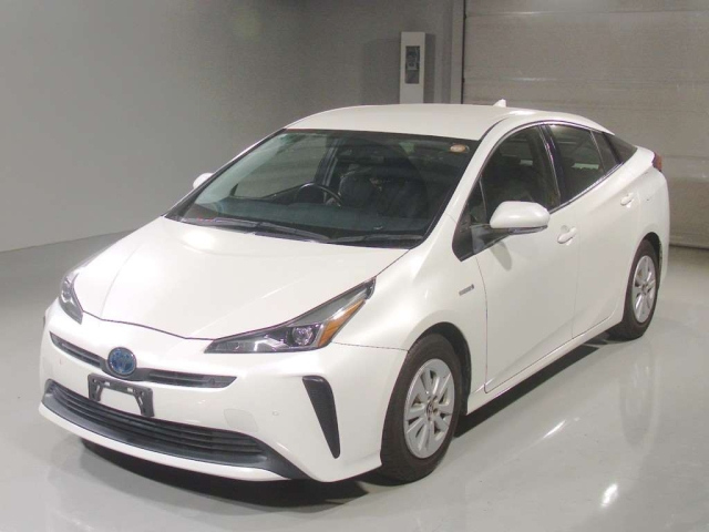 TOYOTA PRIUS — фото