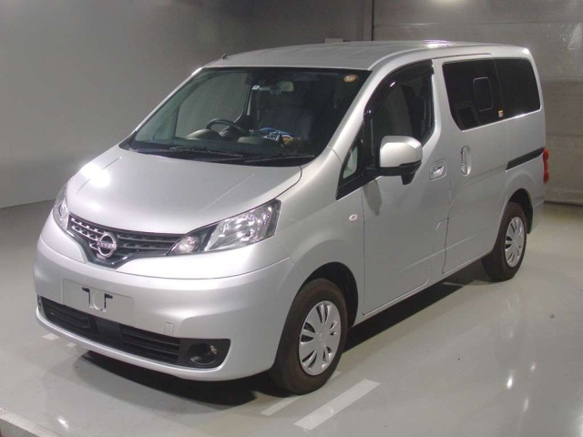 NISSAN NV200 — фото