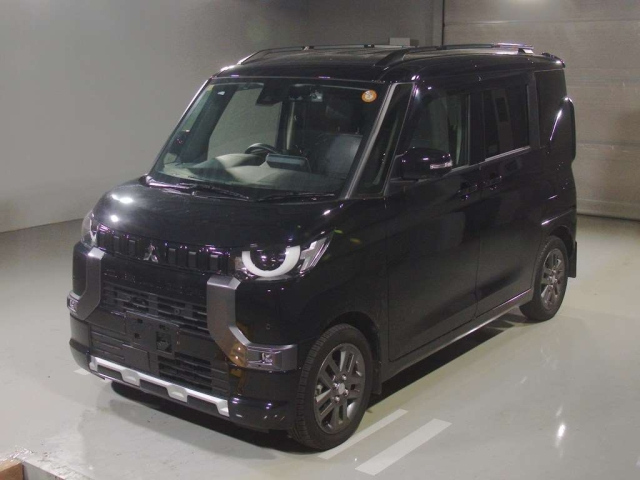 MITSUBISHI DELICA — фото