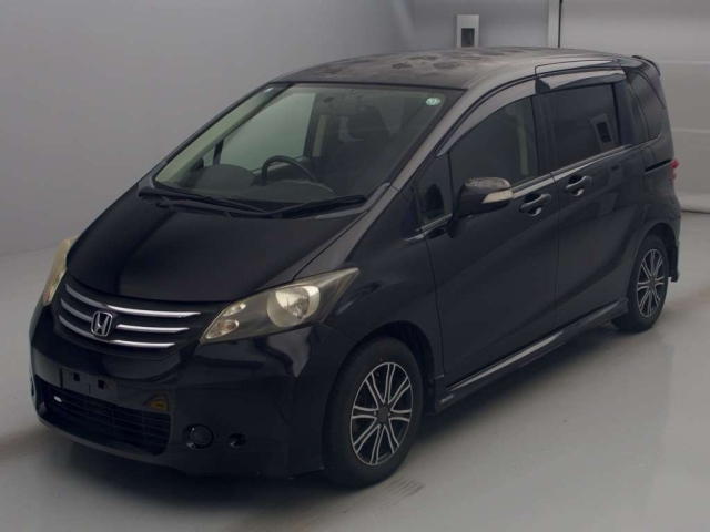 HONDA FREED — фото