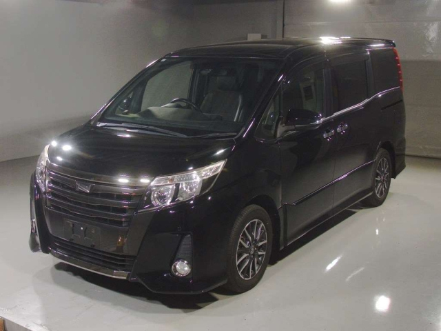 TOYOTA NOAH — фото